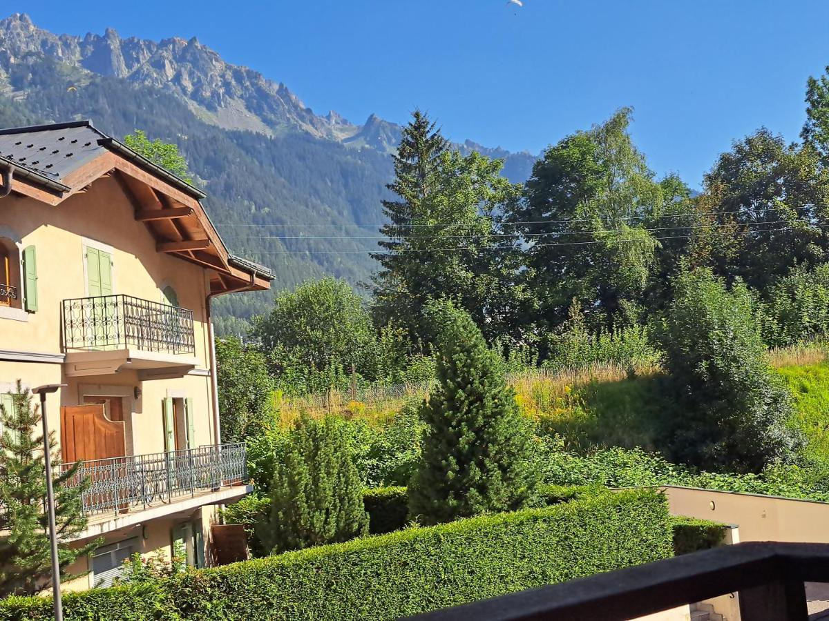 Vue Brevent Sublime En Centre Ville Avec Parking Prive Chamonix Exterior photo