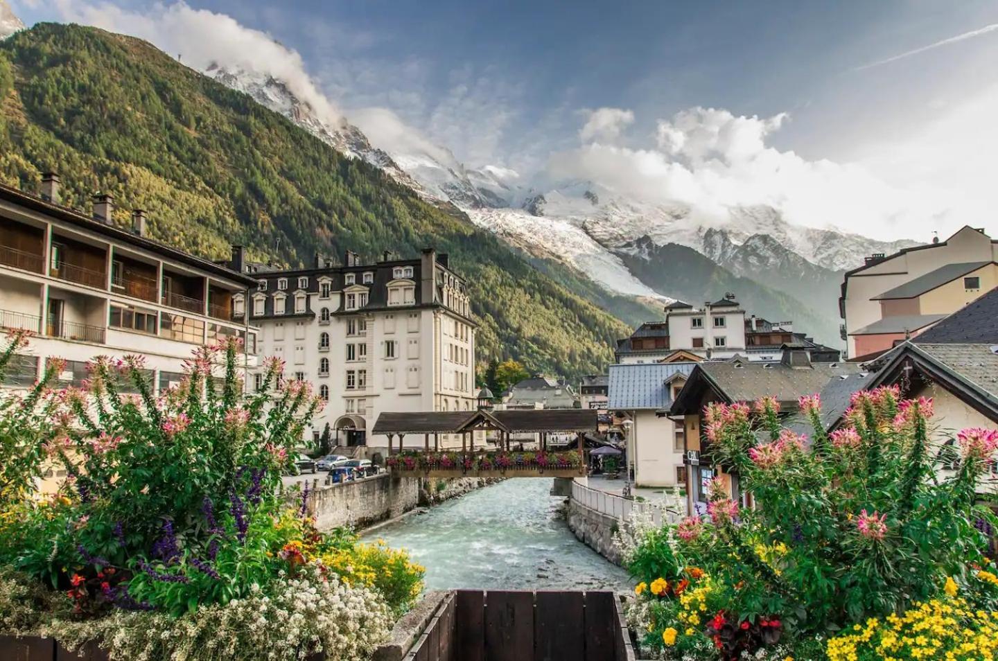 Vue Brevent Sublime En Centre Ville Avec Parking Prive Chamonix Exterior photo